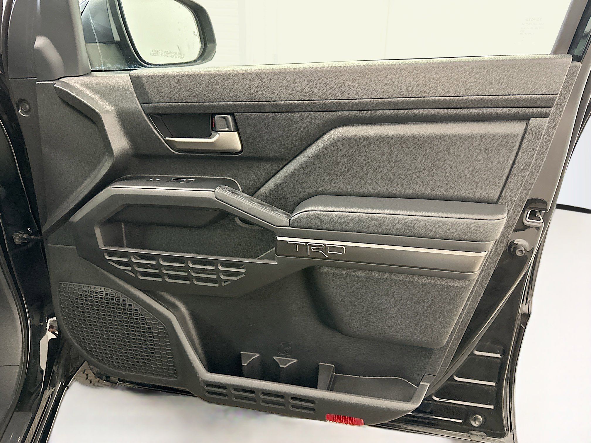 Used 2025 Toyota Tacoma TRD Off-Road image 33