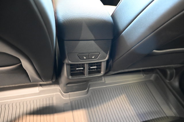 New 2027 Chevrolet Equinox RS w/ Safety and Technology Package AWD/4WD image 30