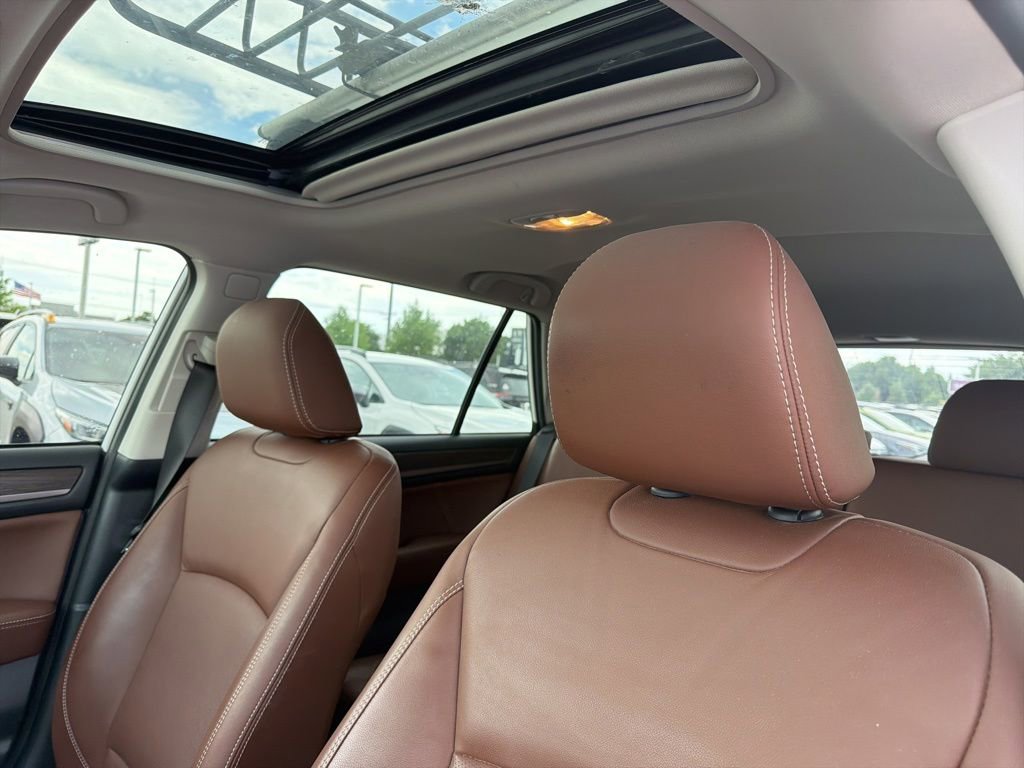Used 2019 Subaru Outback 2.5i Touring AWD/4WD image 5