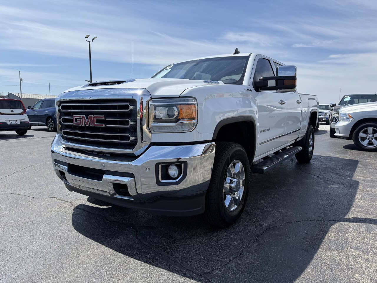 Used 2019 GMC Sierra 2500 SLT w/ Duramax Plus Package AWD/4WD image 4