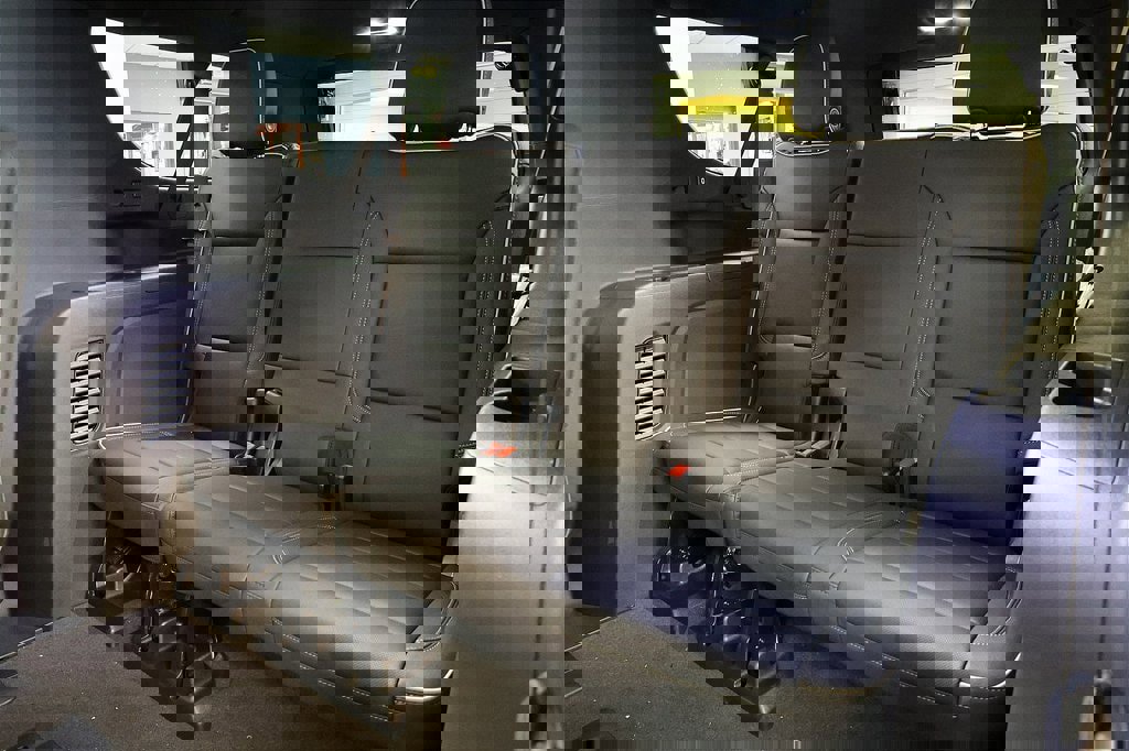 New 2026 Chevrolet Suburban Premier image 9