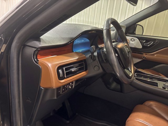 Used 2022 Lincoln Aviator Reserve w/ Equipment Group 201A image 16