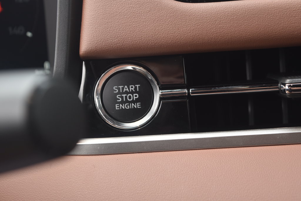 New 2025 Mitsubishi Outlander AWD image 19