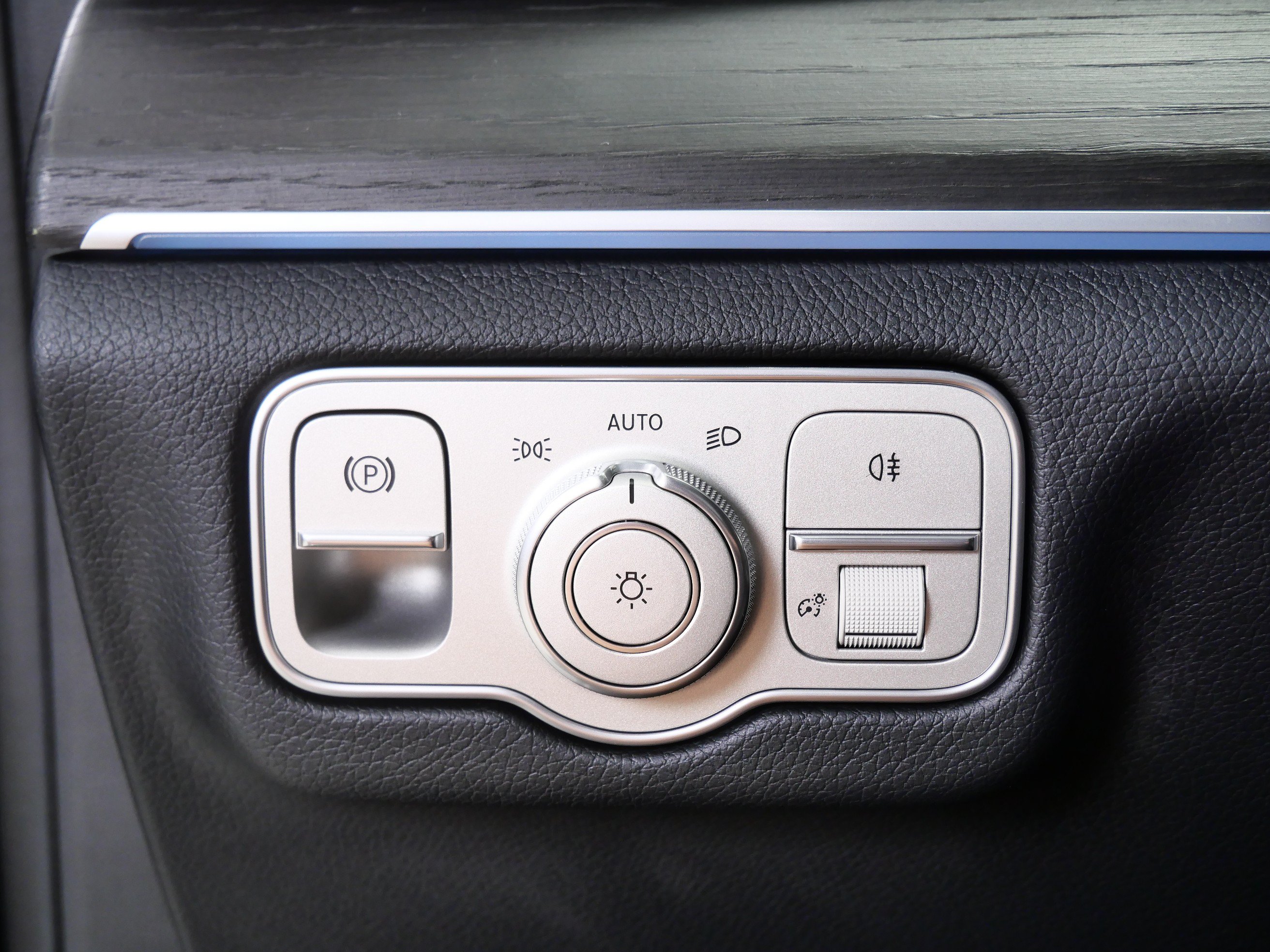 Certified 2026 Mercedes-Benz GLE 450e 4MATIC image 30