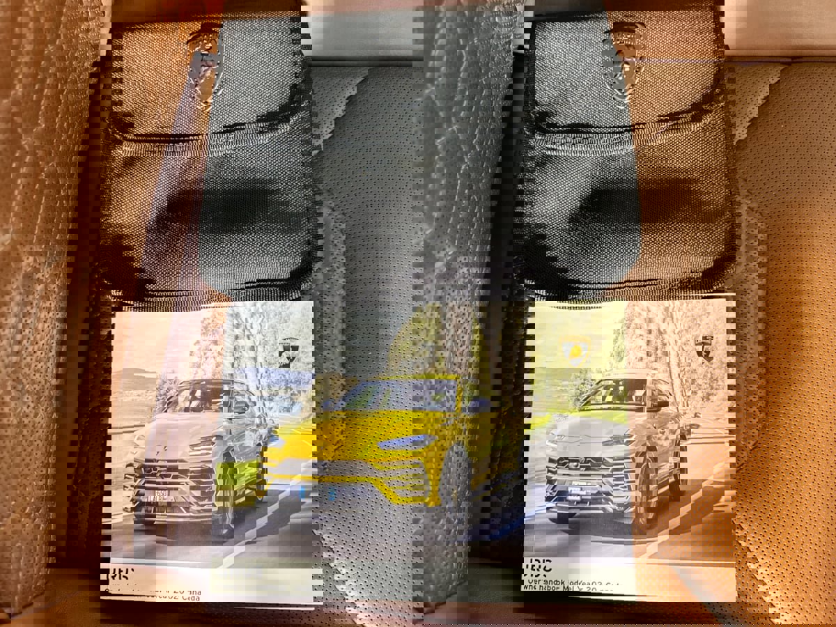 Used 2020 Lamborghini Urus image 43