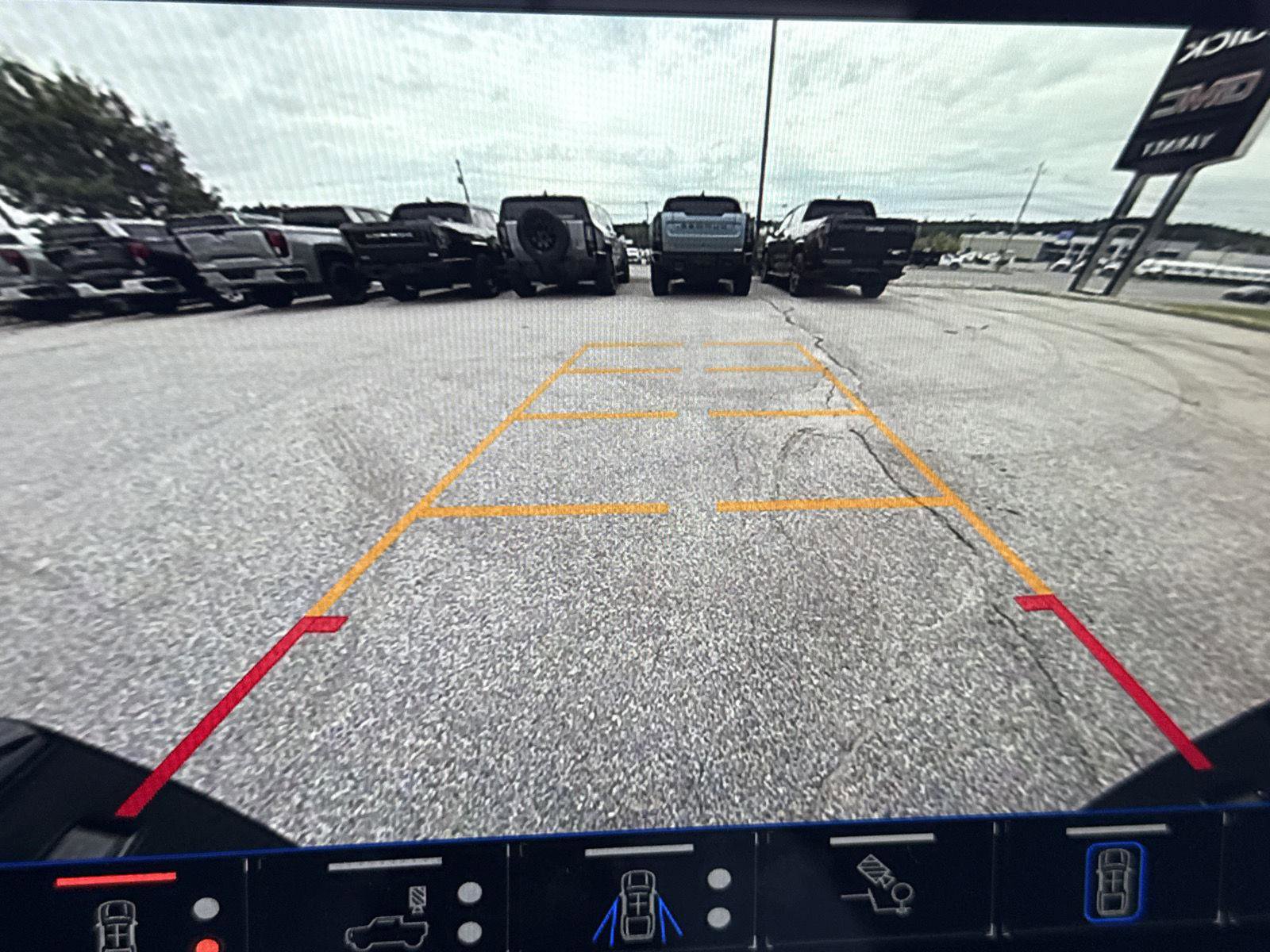 New 2025 GMC Hummer EV 3X w/ LPO, Dark Essentials Package image 35