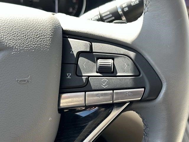 Certified 2024 Cadillac XT6 Premium Luxury AWD/4WD image 23