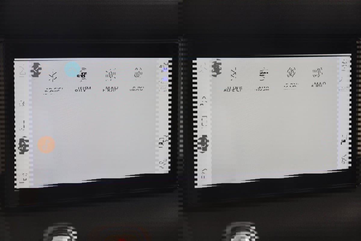 Used 2023 Land Rover Defender 110 S image 41