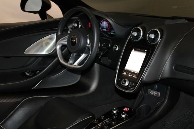 Used 2022 McLaren GT image 22