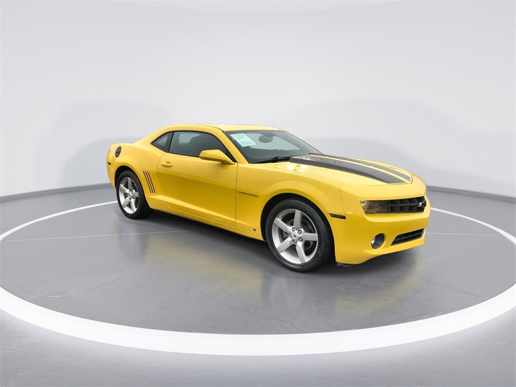 Used 2010 Chevrolet Camaro LT image 2