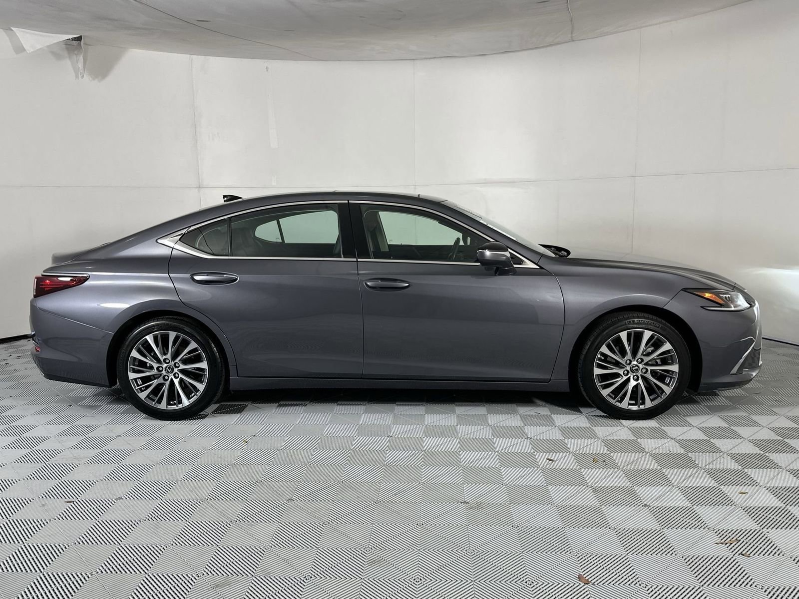 Used 2019 Lexus ES 350 w/ Accessory Package 2 FWD image 9