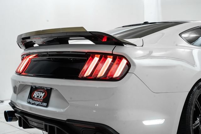Used 2019 Ford Mustang Coupe w/ Black Accent Package RWD image 11
