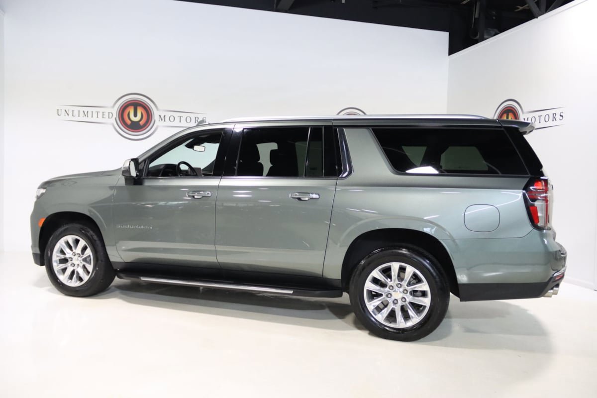 Used 2023 Chevrolet Suburban Premier AWD/4WD image 34