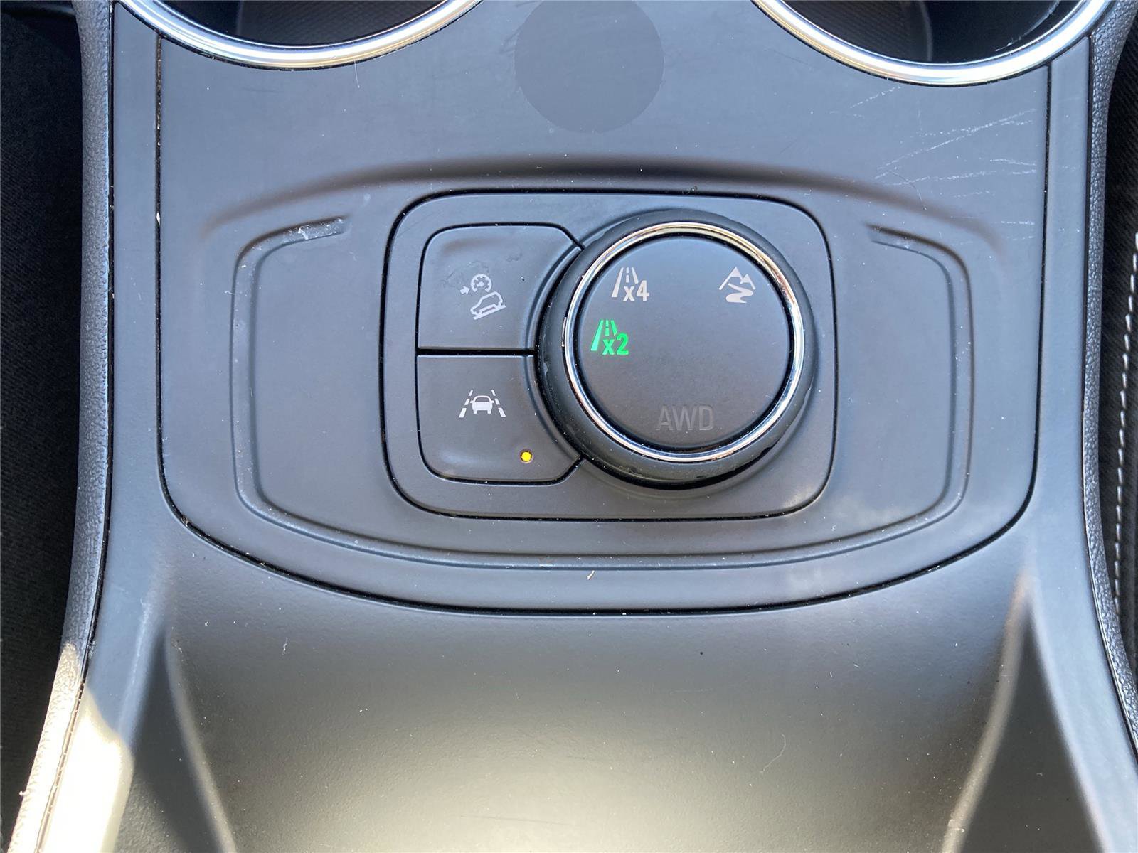 Used 2024 GMC Terrain SLE image 16