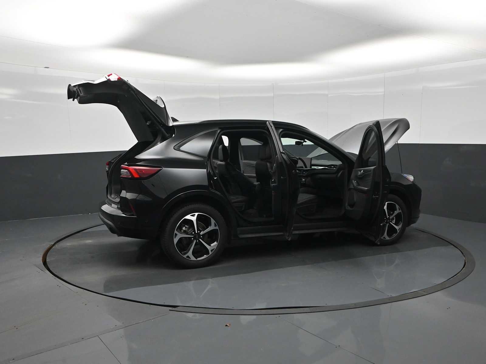 Used 2023 Ford Escape ST-Line Elite w/ Premium Technology Package AWD/4WD image 38
