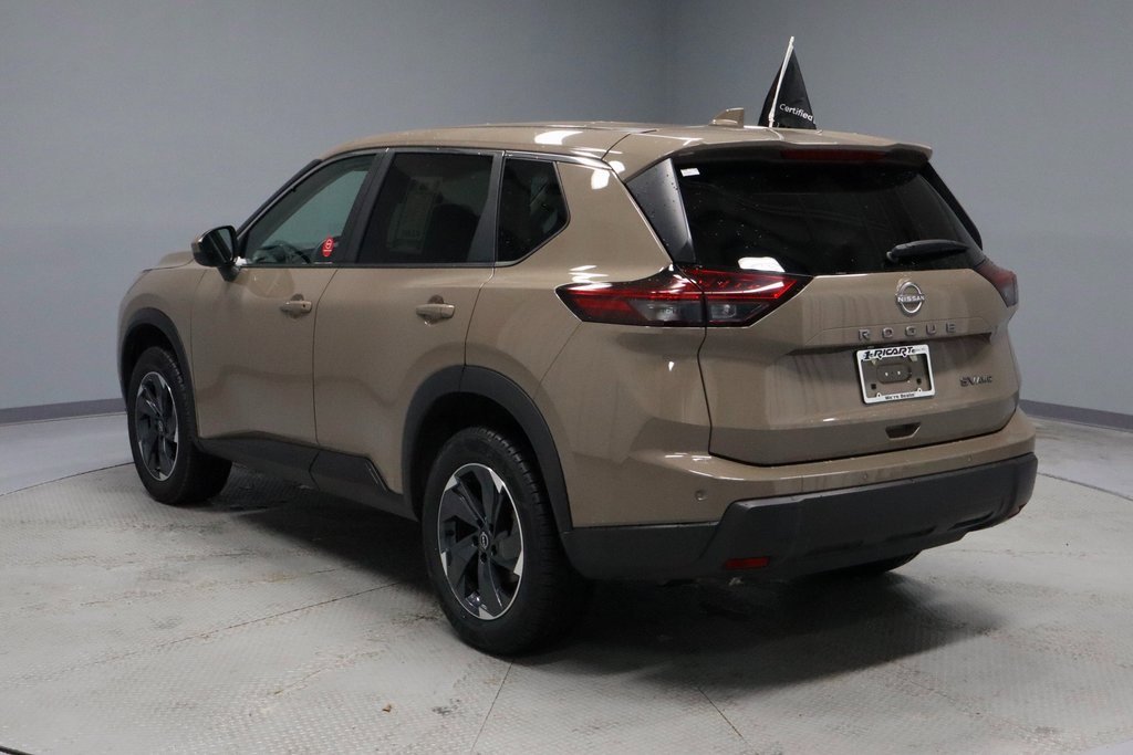 Certified 2024 Nissan Rogue SV image 10