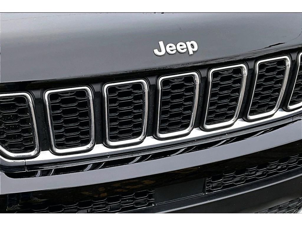 Certified 2025 Jeep Grand Cherokee L Laredo w/ Luxury Tech Group I image 33