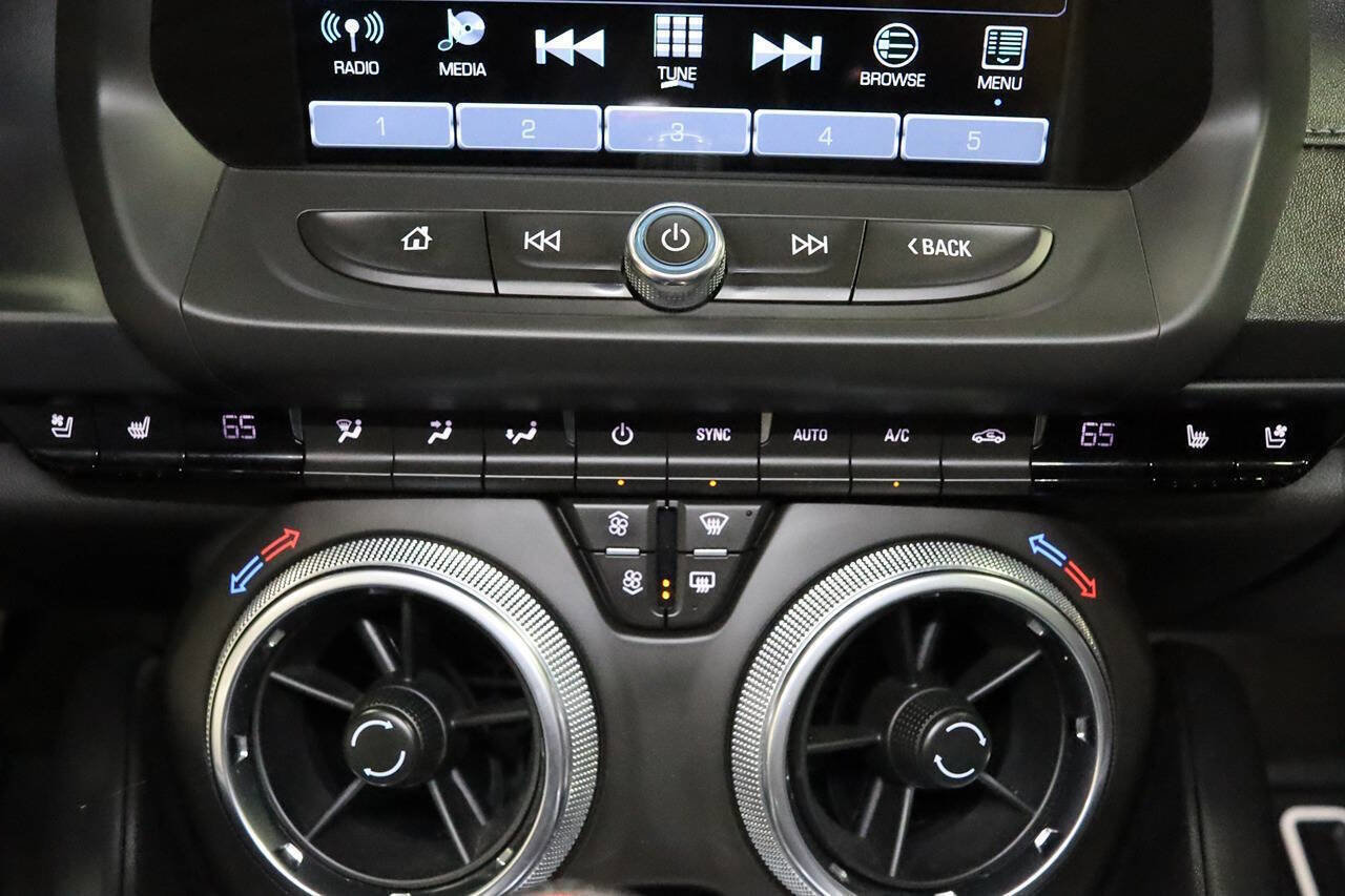 Used 2016 Chevrolet Camaro SS image 17