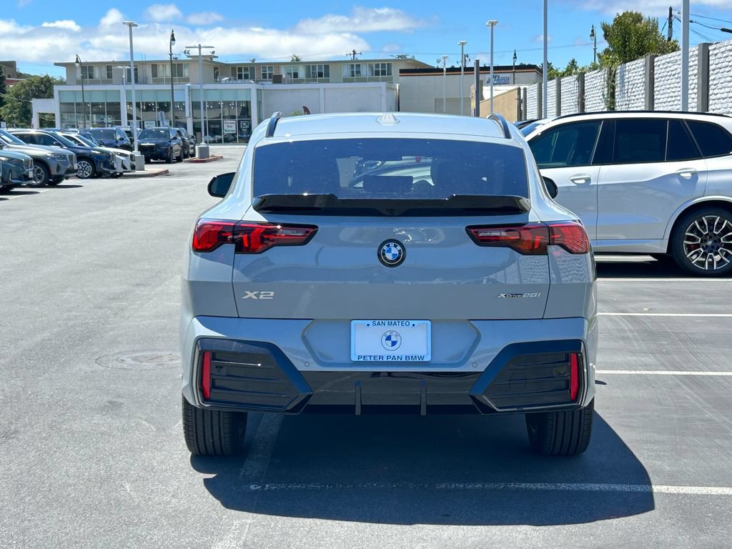 New 2026 BMW X2 xDrive28i w/ Technology Package AWD/4WD image 4