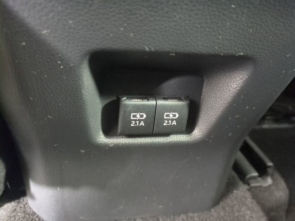 Used 2021 Toyota RAV4 XLE image 17