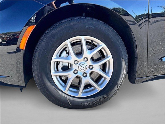 Used 2026 Chrysler Pacifica Select FWD image 10