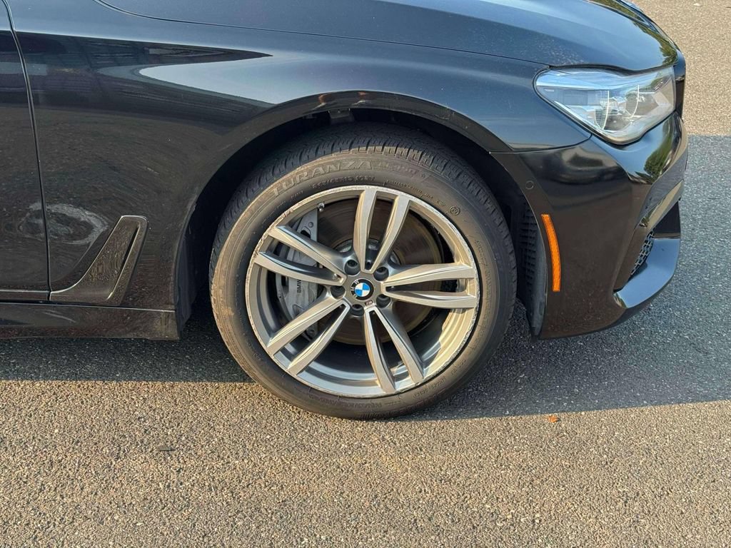 Used 2019 BMW 750i xDrive w/ Executive Package AWD/4WD image 9