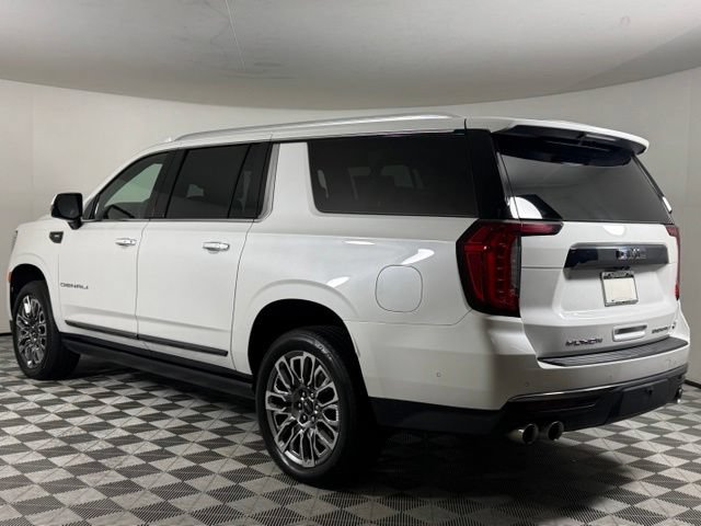 Used 2023 GMC Yukon XL Denali Ultimate w/ LPO, Floor Liner Package AWD/4WD image 6