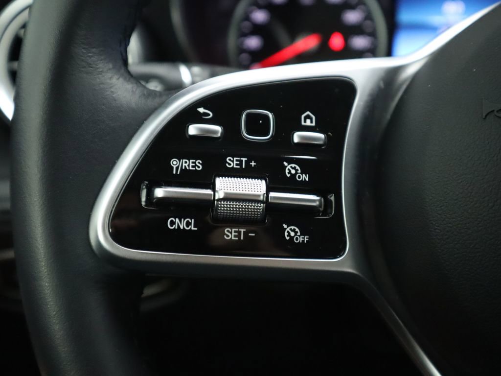 Used 2022 Mercedes-Benz GLC 300 image 11