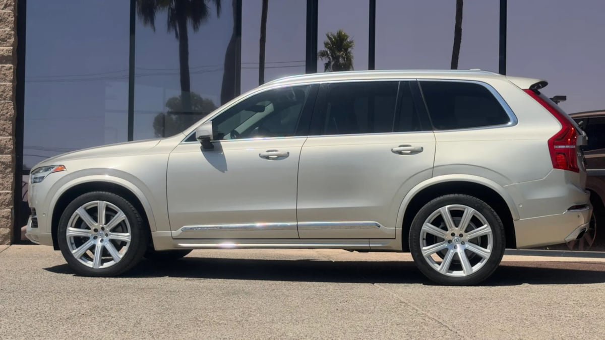 Used 2017 Volvo XC90 T6 Inscription w/ Vision Package AWD/4WD image 9