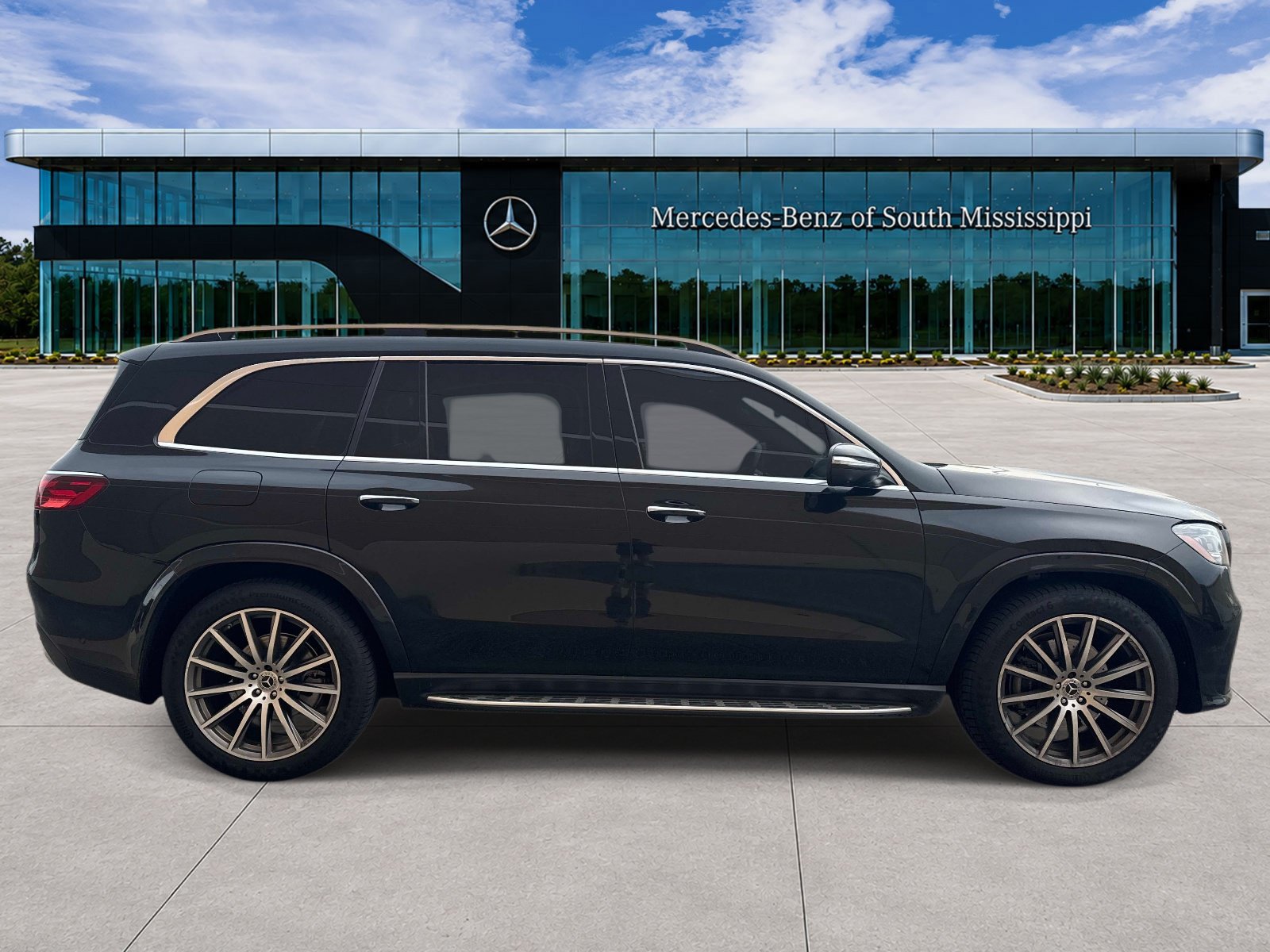 Used 2025 Mercedes-Benz GLS 580 4MATIC image 5