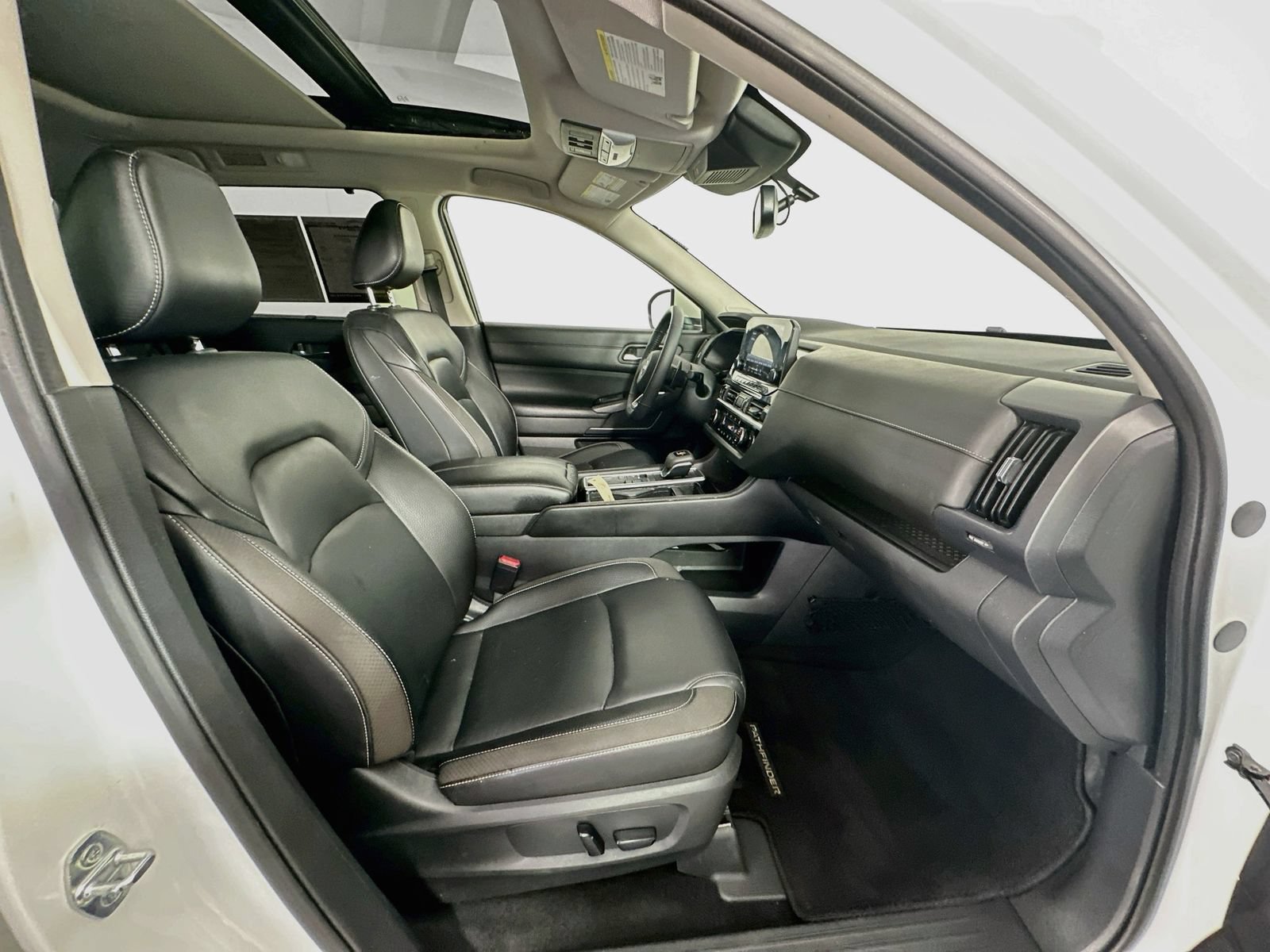 Certified 2022 Nissan Pathfinder SL w/ SL Premium Package FWD image 26