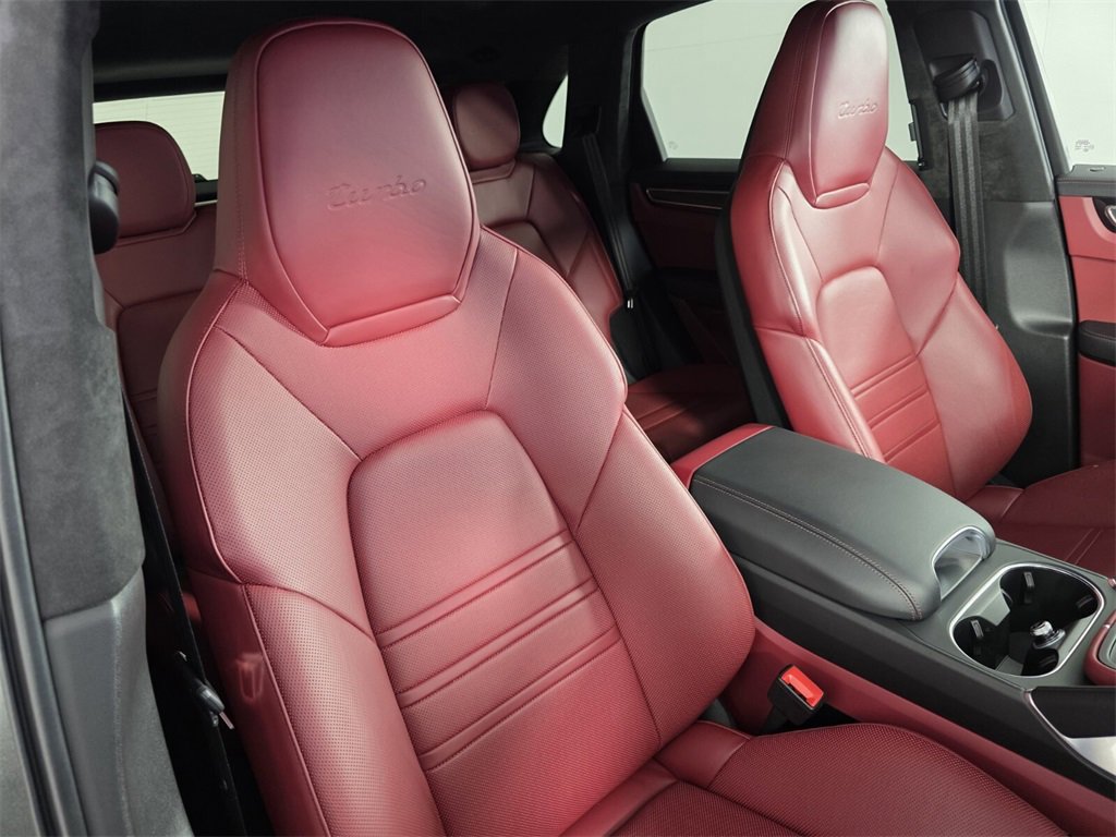 Used 2023 Porsche Cayenne Turbo image 32