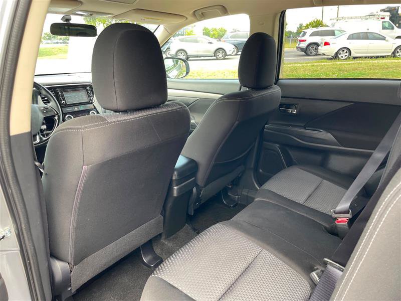 Used 2017 Mitsubishi Outlander ES AWD/4WD image 72