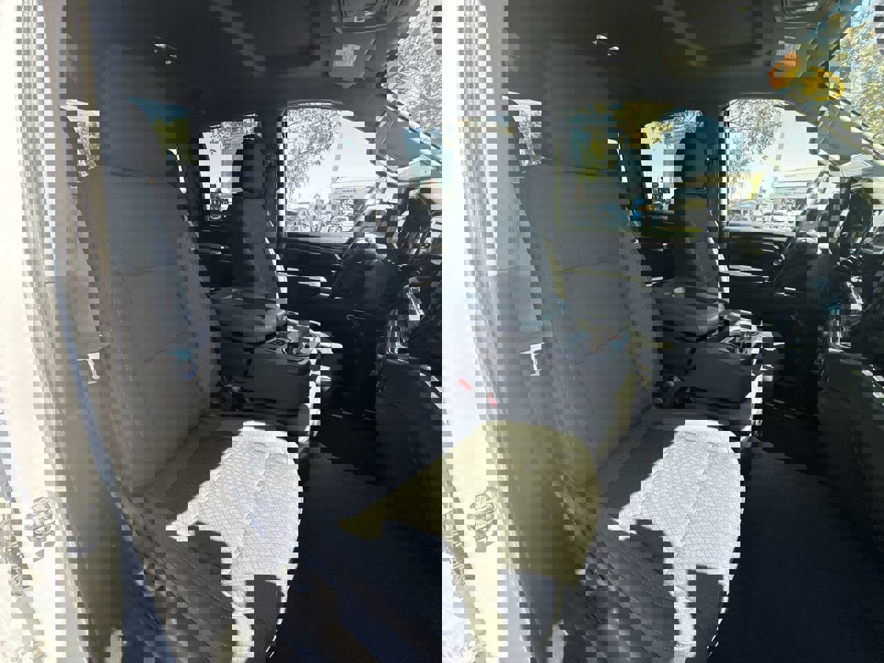 Used 2024 Chevrolet Silverado 2500 LT image 25