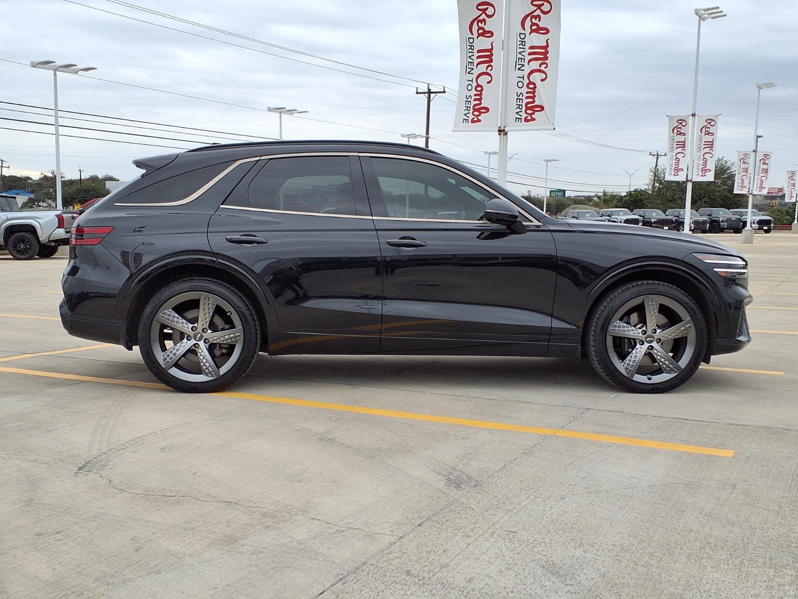 Used 2022 Genesis GV70 3.5T Sport w/ Sport Prestige Package image 4
