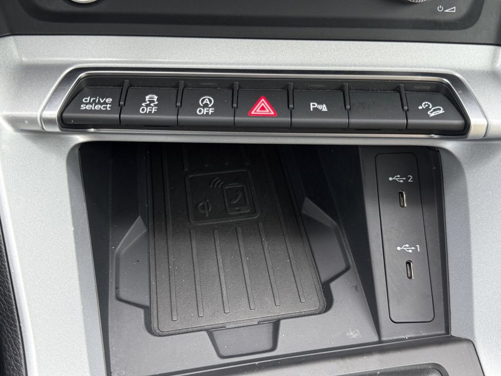 Used 2024 Audi Q3 2.0T Premium AWD/4WD image 17