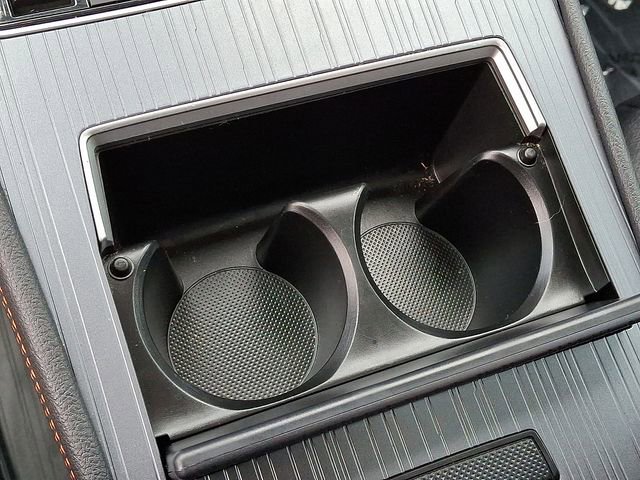 Used 2023 Toyota Sienna XSE image 30