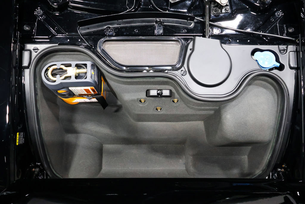 Used 2006 Ford GT RWD image 70