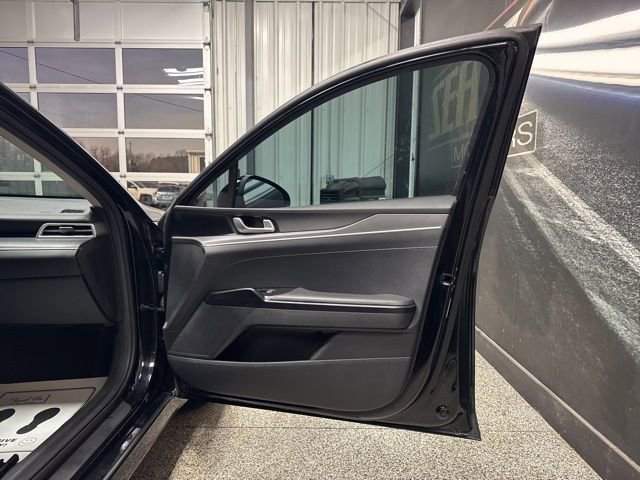 Used 2023 Kia K5 LXS image 26