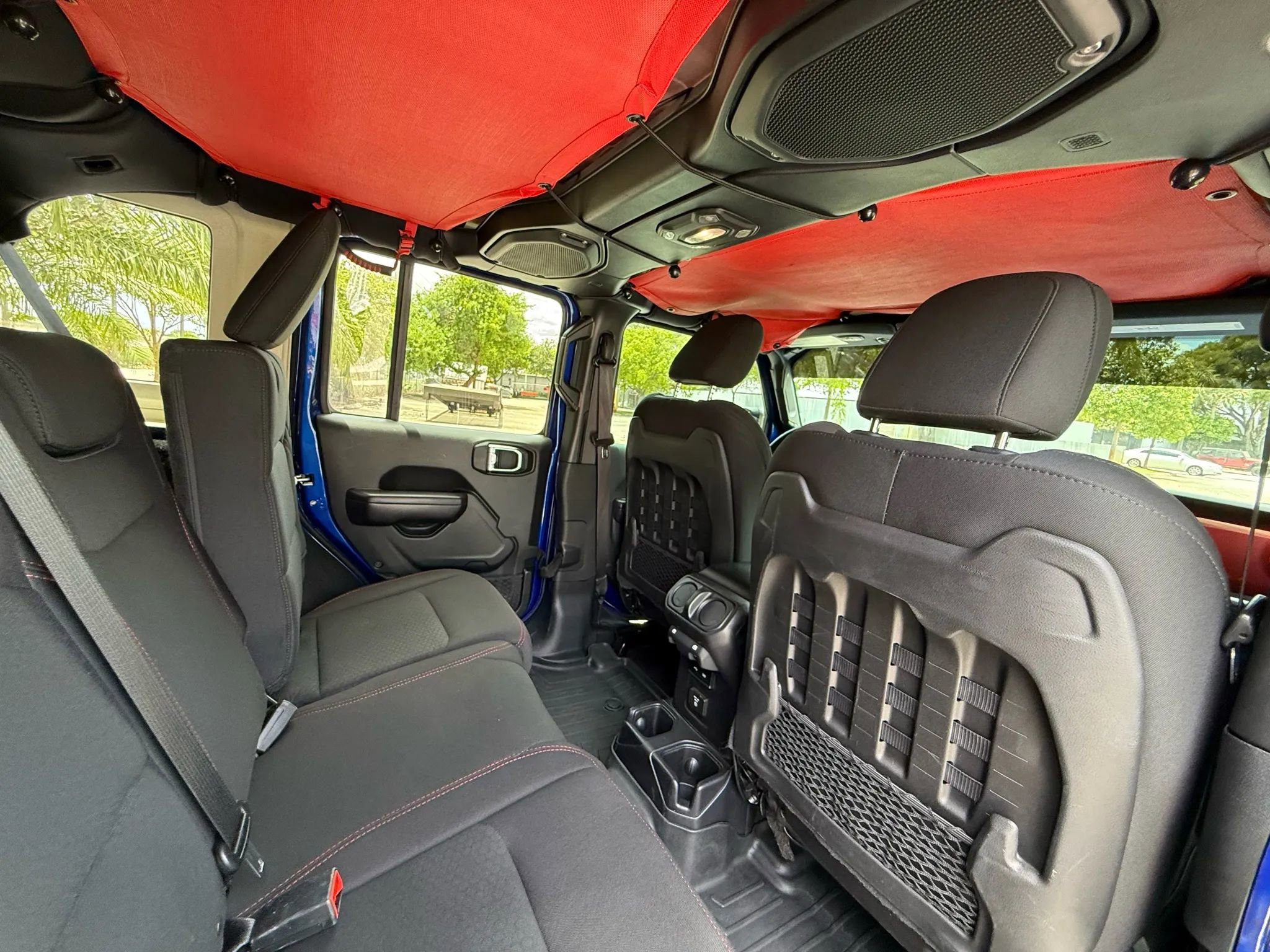 Used 2018 Jeep Wrangler Unlimited Rubicon w/ Cold Weather Group AWD/4WD image 15