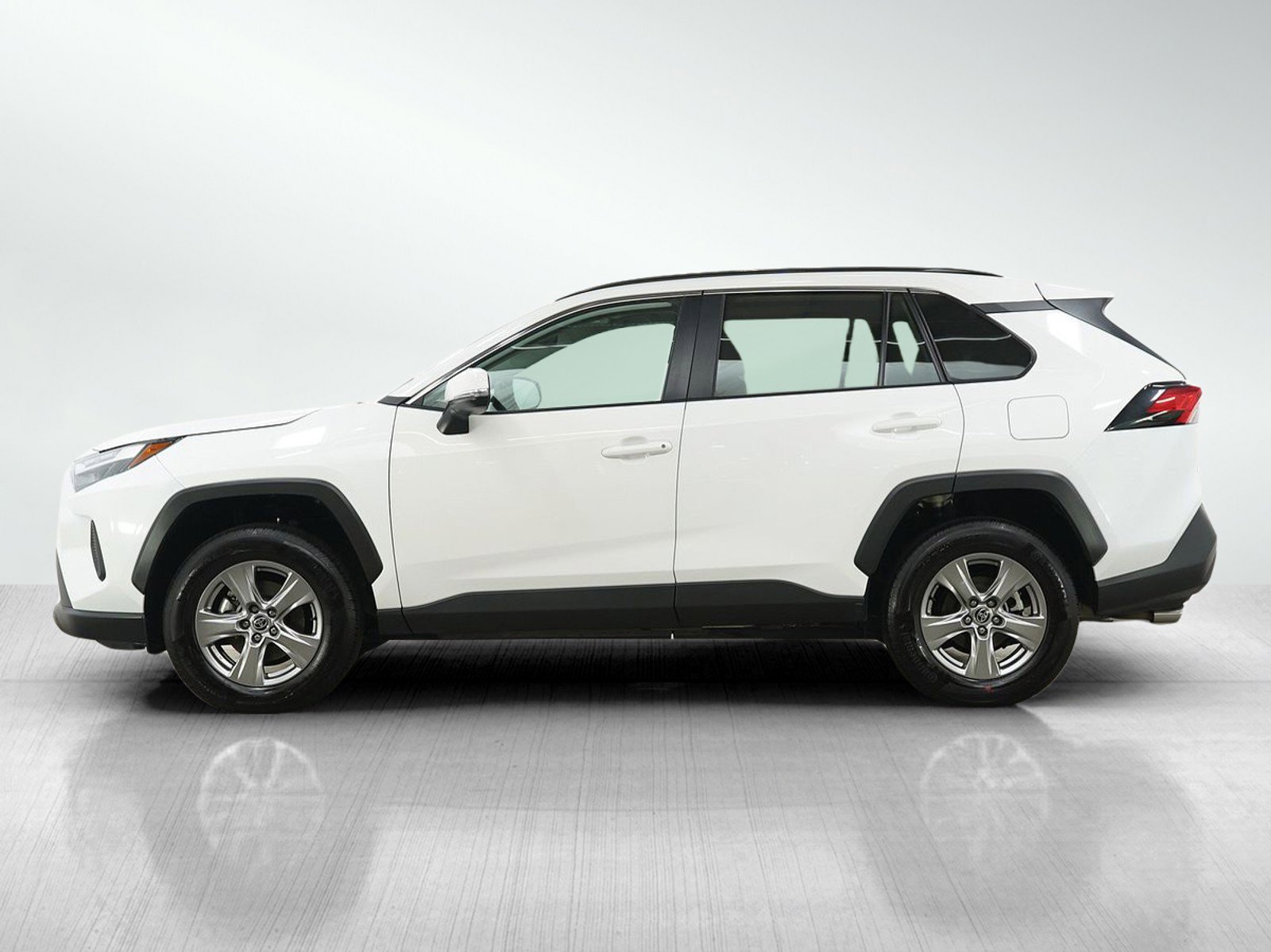 Used 2024 Toyota RAV4 XLE w/ Convenience Package AWD/4WD image 2