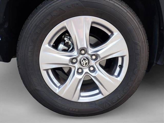 Certified 2025 Toyota RAV4 XLE AWD/4WD image 7