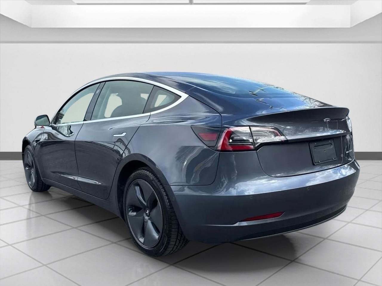 Used 2019 Tesla Model 3 Long Range image 4