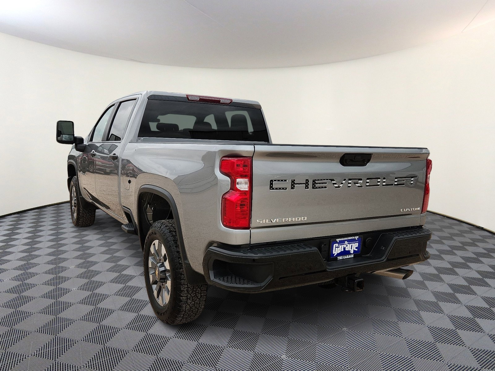 Used 2025 Chevrolet Silverado 2500 Custom w/ Custom Convenience Package image 3