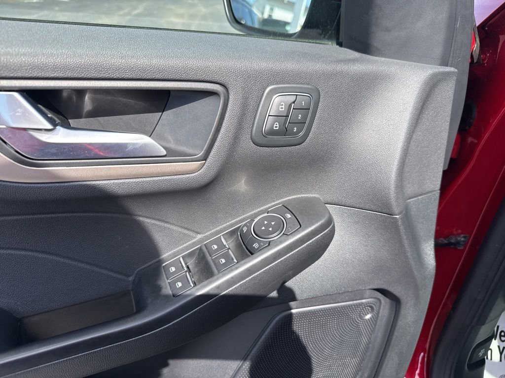 Used 2022 Ford Escape SEL w/ Technology Package FWD image 8