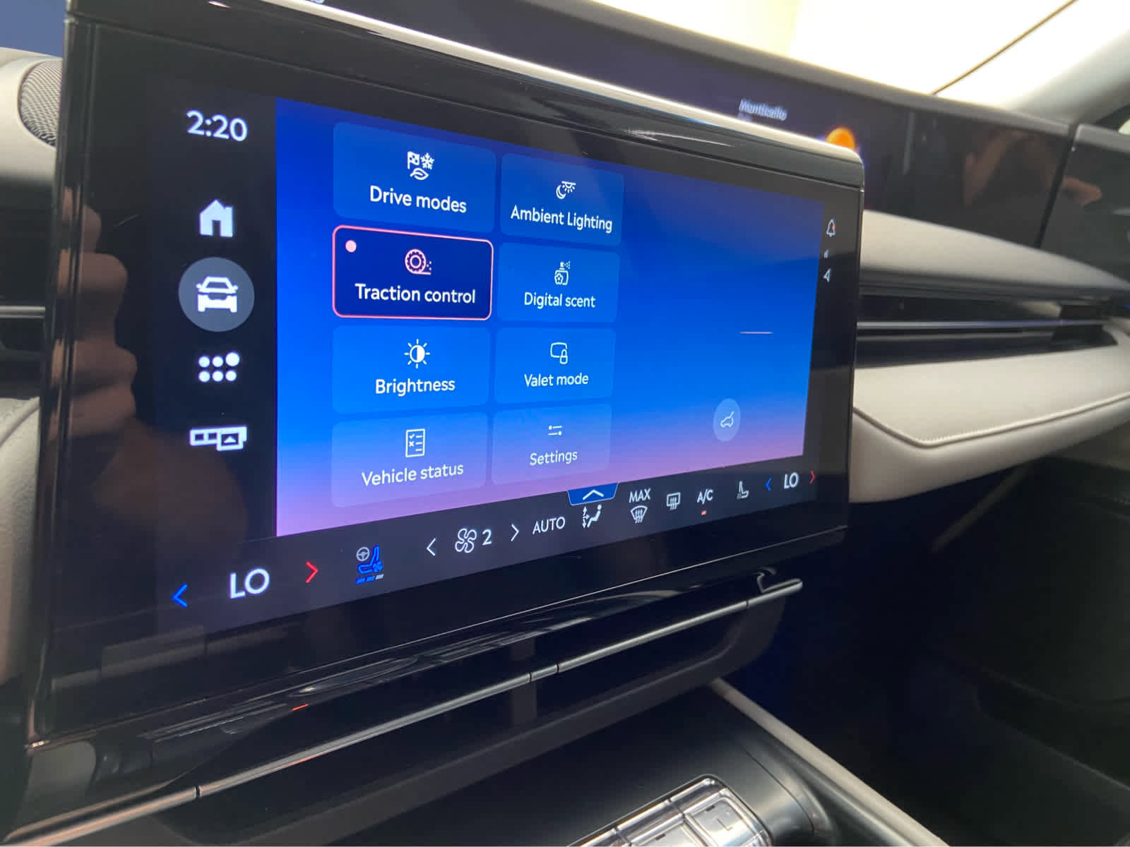 Used 2024 Lincoln Nautilus Reserve w/ Equipment Group 202A image 30