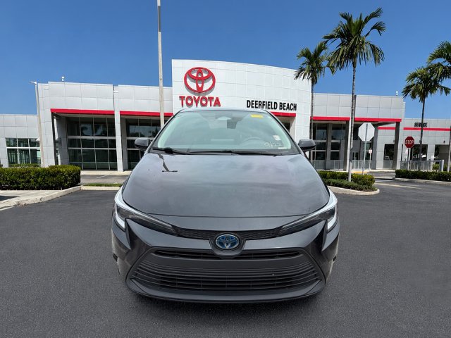 Used 2024 Toyota Corolla LE FWD image 2