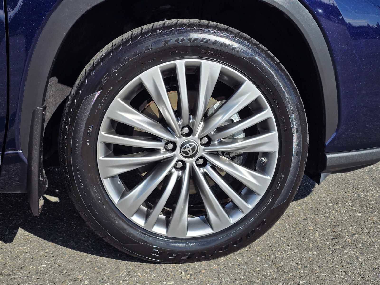 Used 2022 Toyota Highlander Platinum image 9