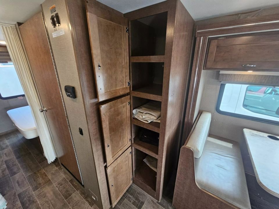 Used 2018 Ford E-450 and Econoline 450 Super Duty w/ Motorhome Prep Package RWD image 21