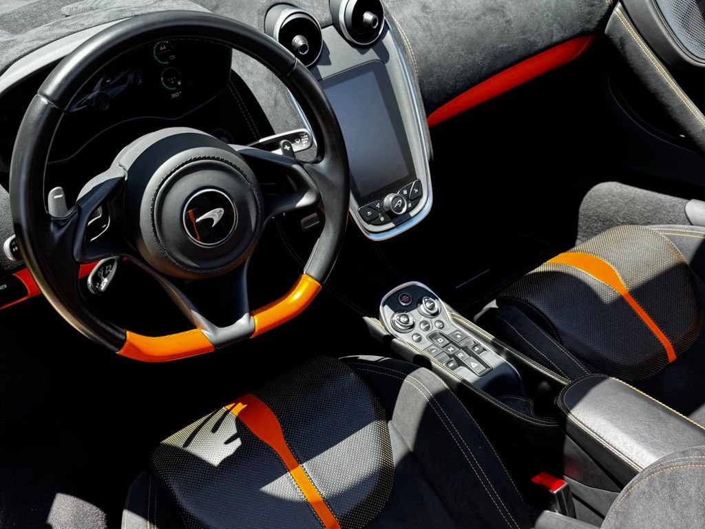 Used 2019 McLaren 570S Spider RWD image 26